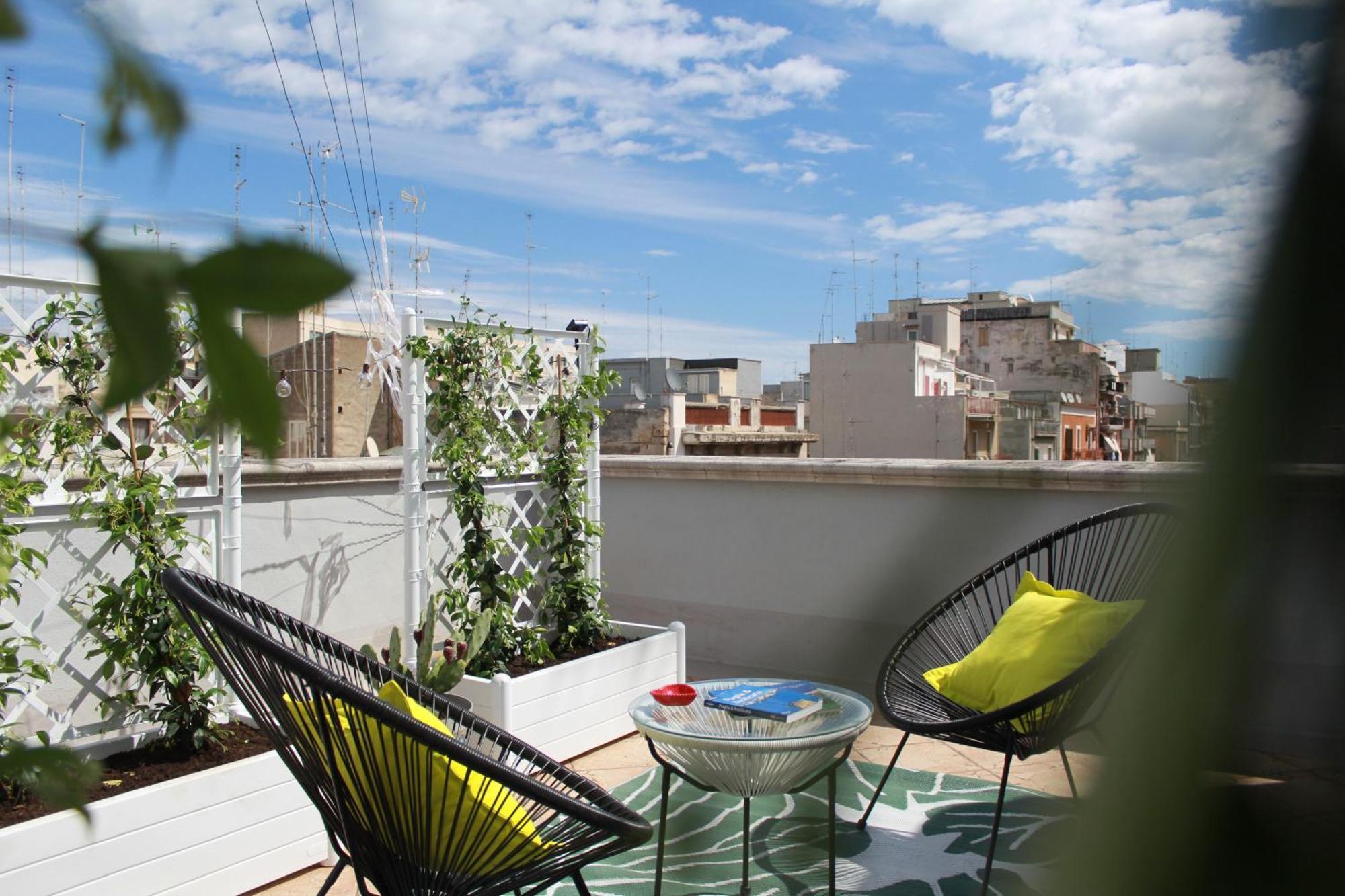 Rooftop Zahra Apartment バーリ エクステリア 写真